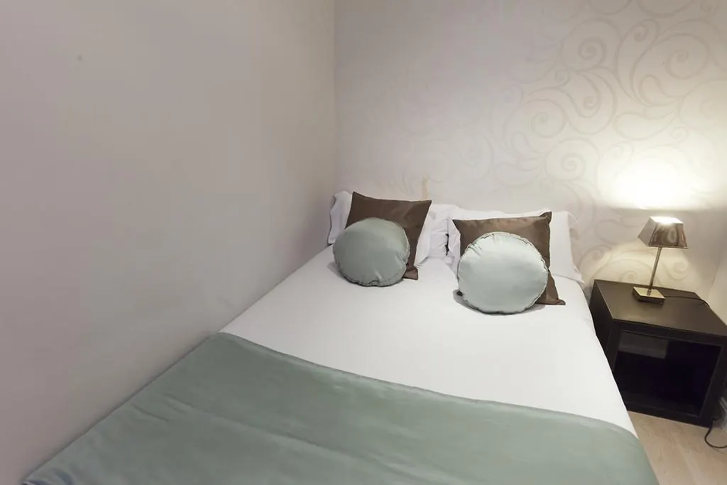 **** Aparthotel Grandom Suites Barcelona Spain