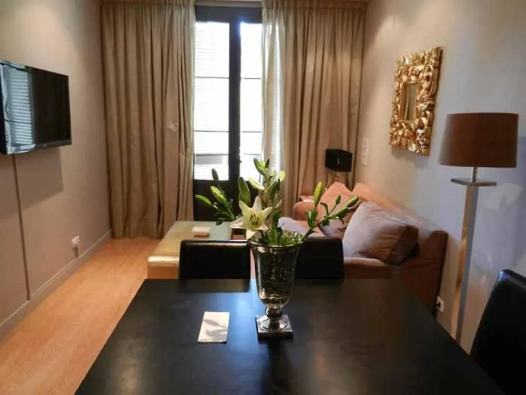 Grandom Suites Barcelona 4*,